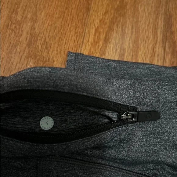 lululemon leggings size 4 - Picture 3 of 5